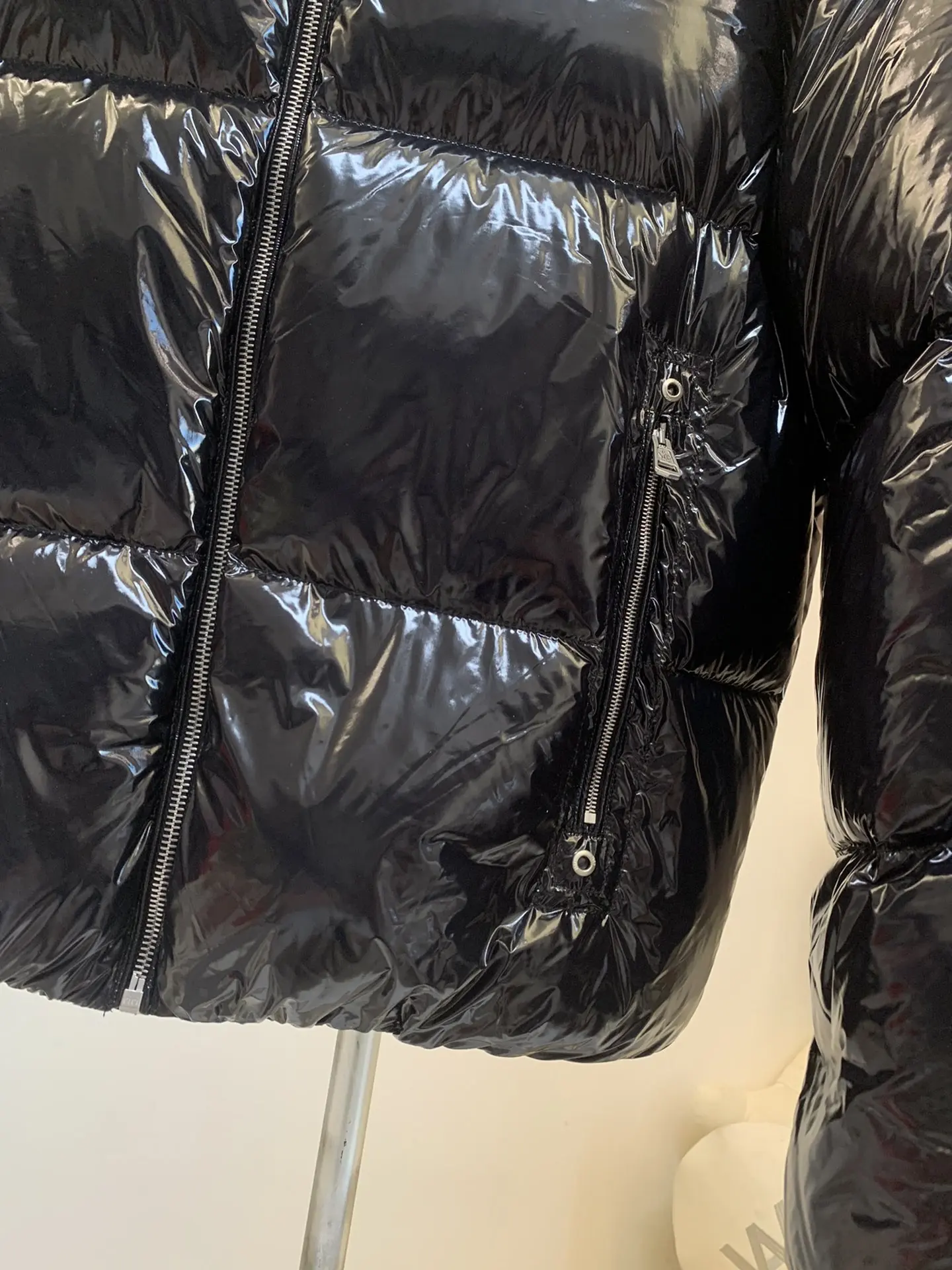 Moncler x 1017 ALYX 9SM Glossy Down Jacket D70020911 — view 3