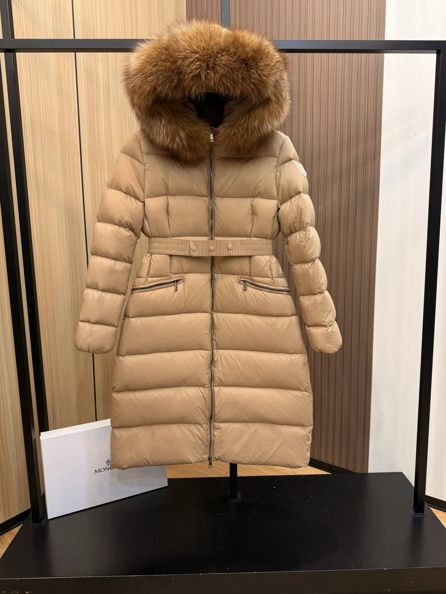 Boed Fur-Trimmed Belted Down Jacket D70020892