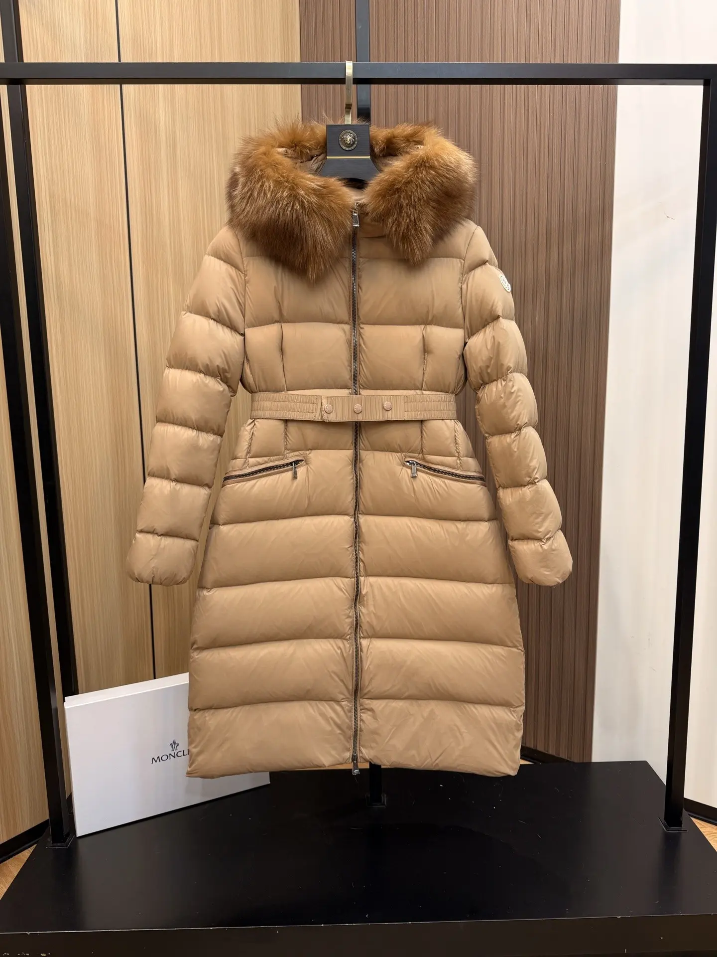 Boed Fur-Trimmed Belted Down Jacket D70020892 — view 2