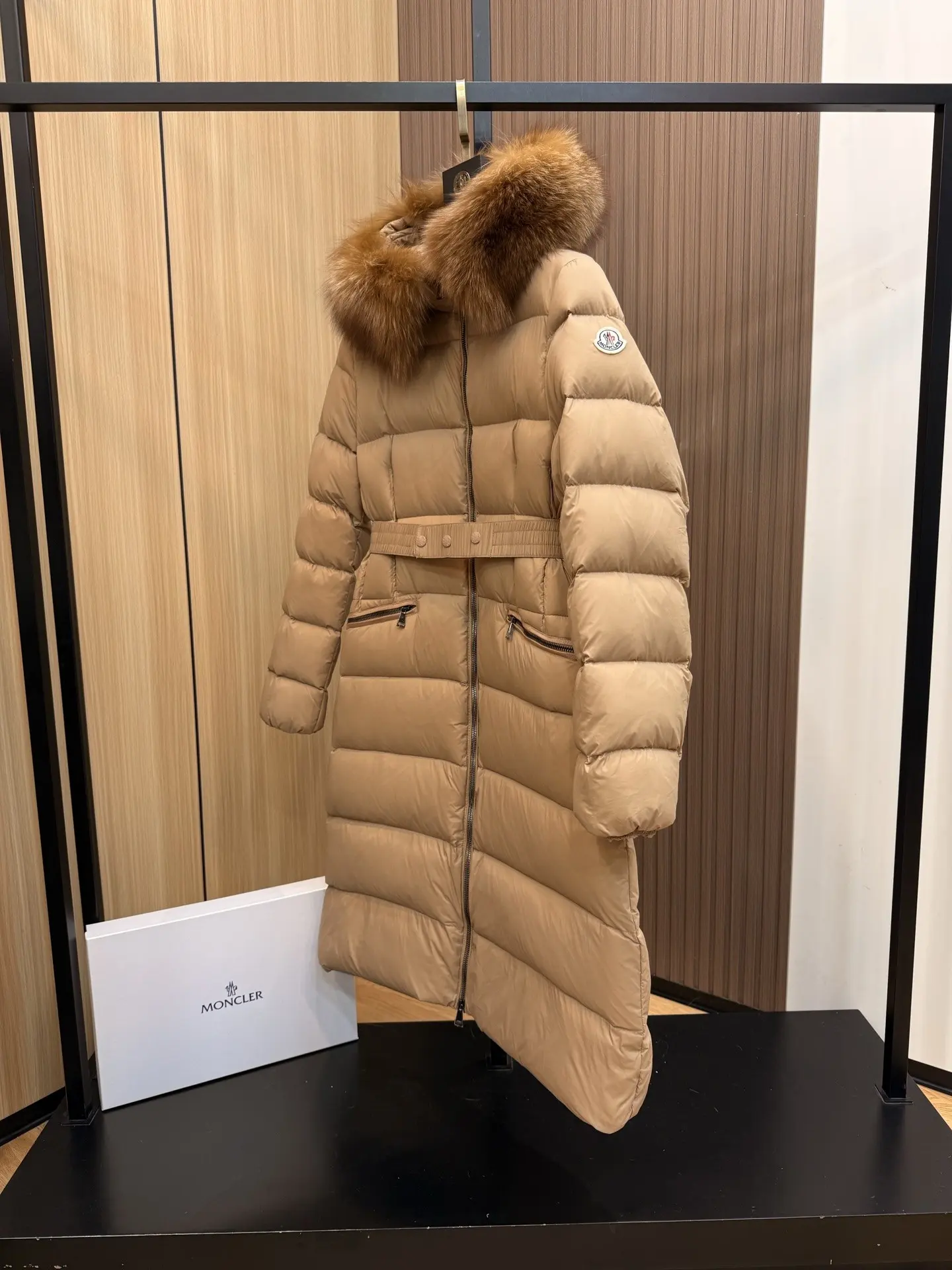 Boed Fur-Trimmed Belted Down Jacket D70020892 — view 3