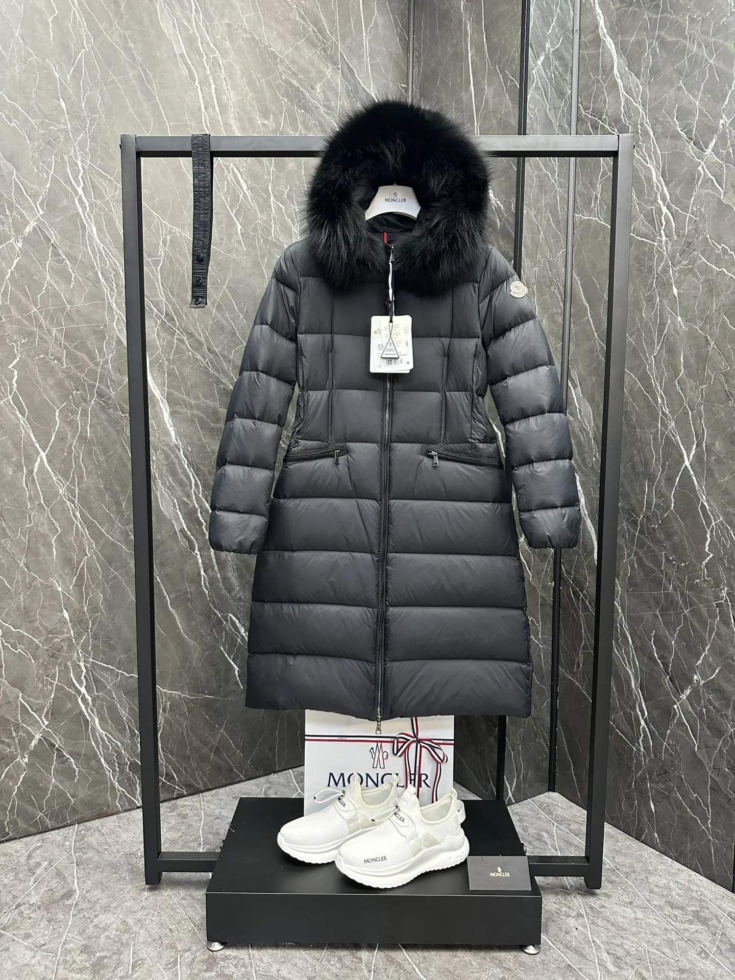 Boed Fur-Trimmed Belted Down Coat D70020893