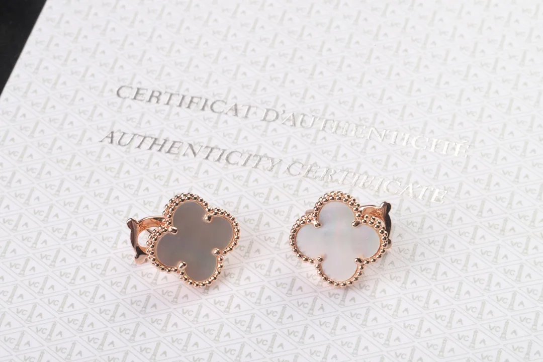 Alhambra Vintage Clover Clip-On Earrings (Sterling Silver) D21016932 — view 2