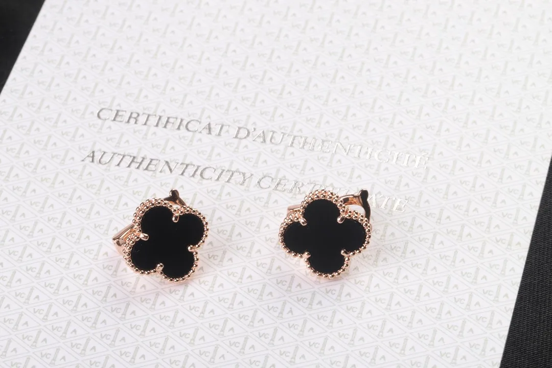Alhambra Vintage Clover Clip-On Earrings (Sterling Silver) D21016932 — view 3
