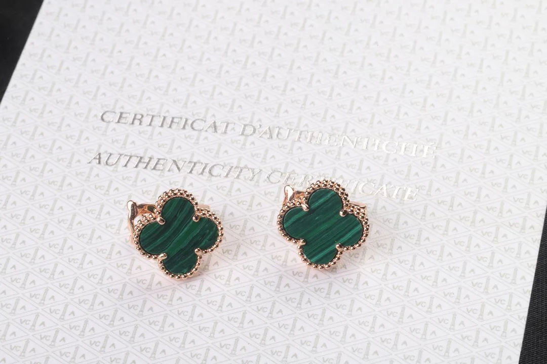 Alhambra Vintage Clover Clip-On Earrings (Sterling Silver) D21016932 — view 5