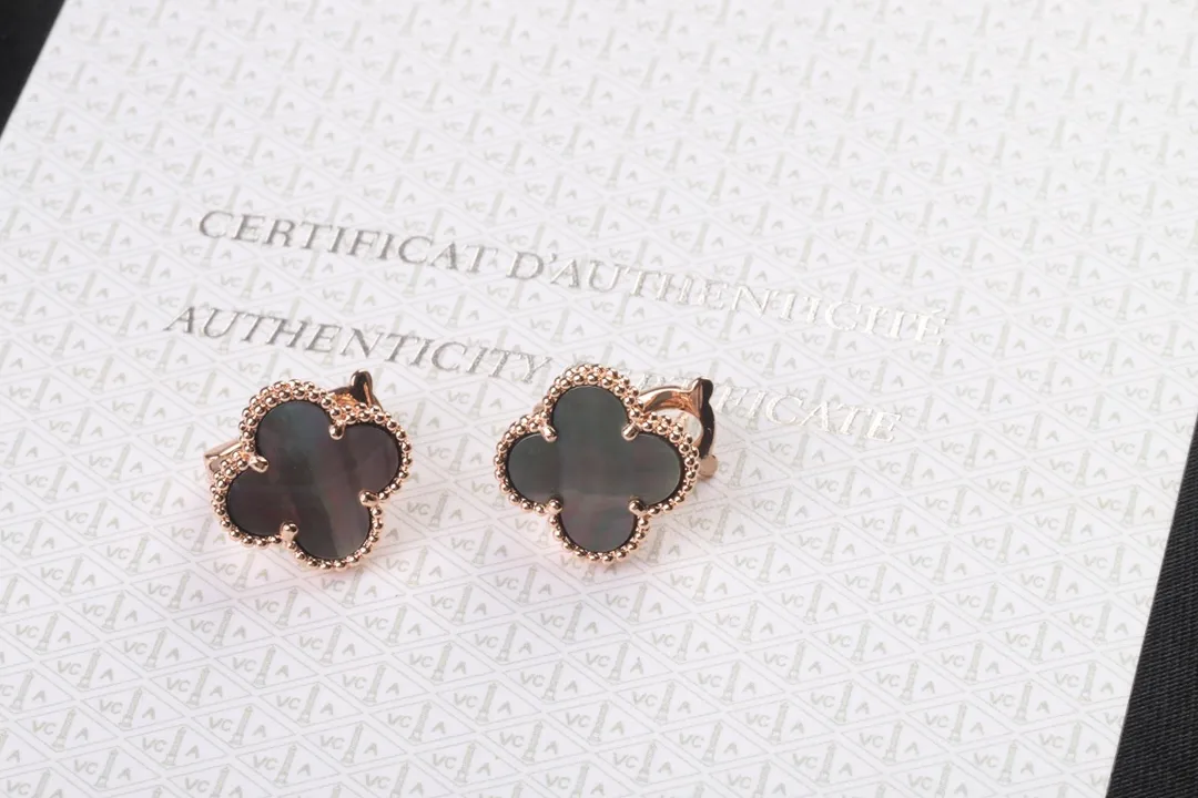 Alhambra Vintage Clover Clip-On Earrings (Sterling Silver) D21016932 — view 6
