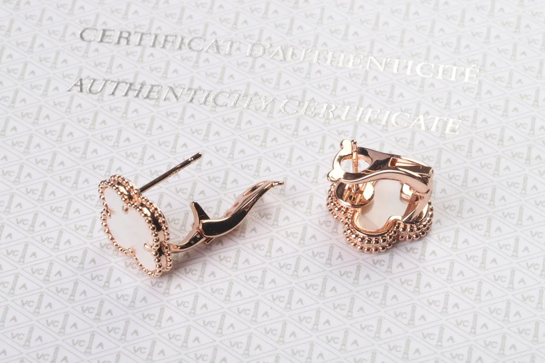 Alhambra Vintage Clover Clip-On Earrings (Sterling Silver) D21016932 — view 8
