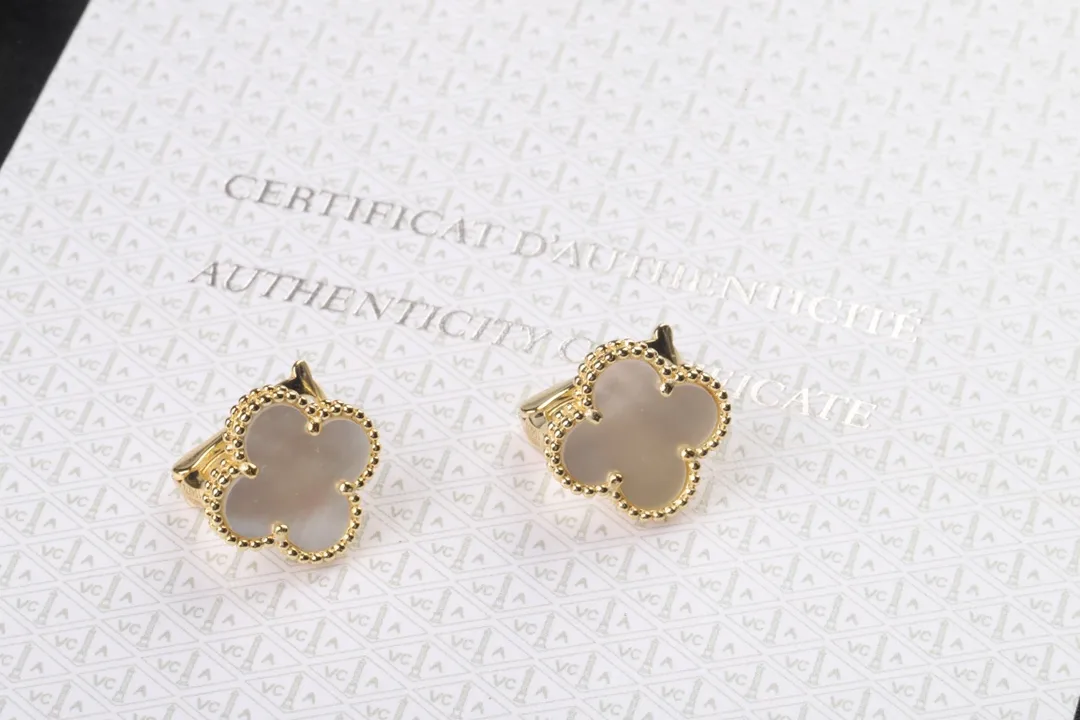 Alhambra Vintage Clover Clip-On Earrings (Sterling Silver) D21016931 — view 2