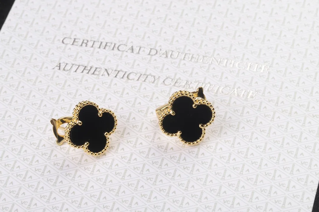 Alhambra Vintage Clover Clip-On Earrings (Sterling Silver) D21016931 — view 3