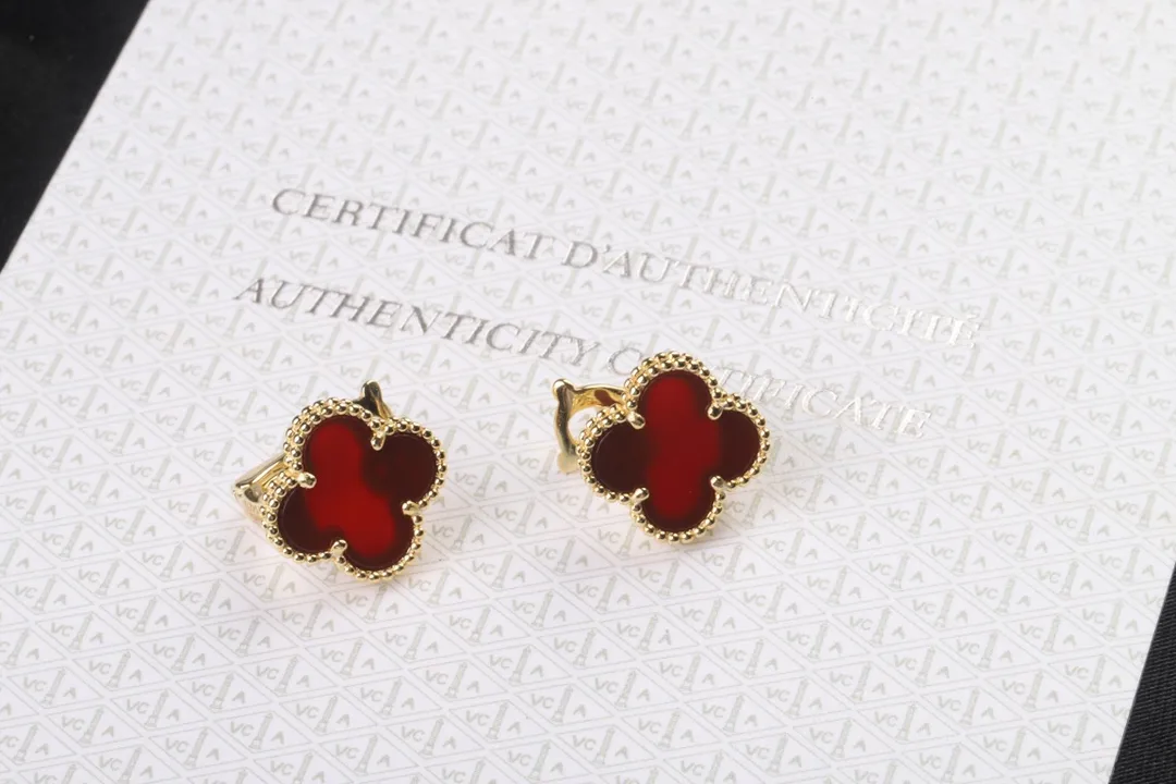 Alhambra Vintage Clover Clip-On Earrings (Sterling Silver) D21016931 — view 4