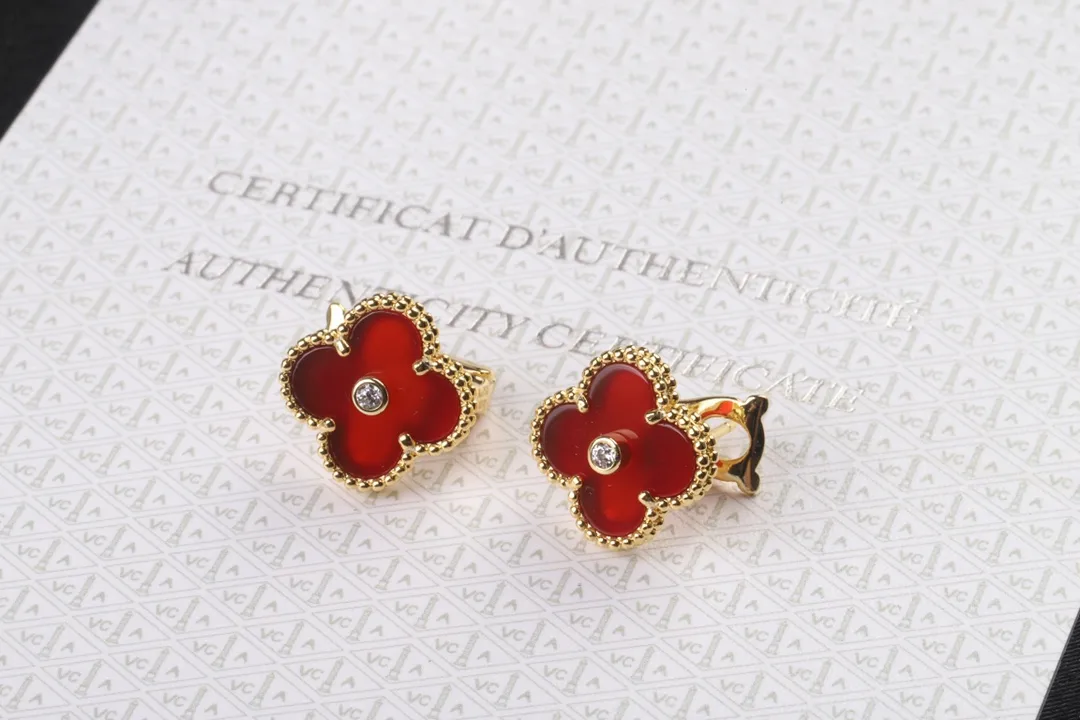 Alhambra-Style Clover Stud Earrings (Sterling Silver) D22016934 — view 4