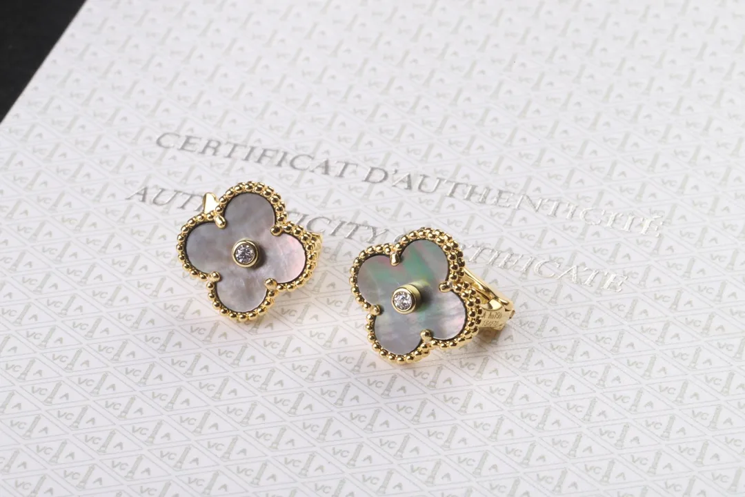 Alhambra-Style Clover Stud Earrings (Sterling Silver) D22016934 — view 6